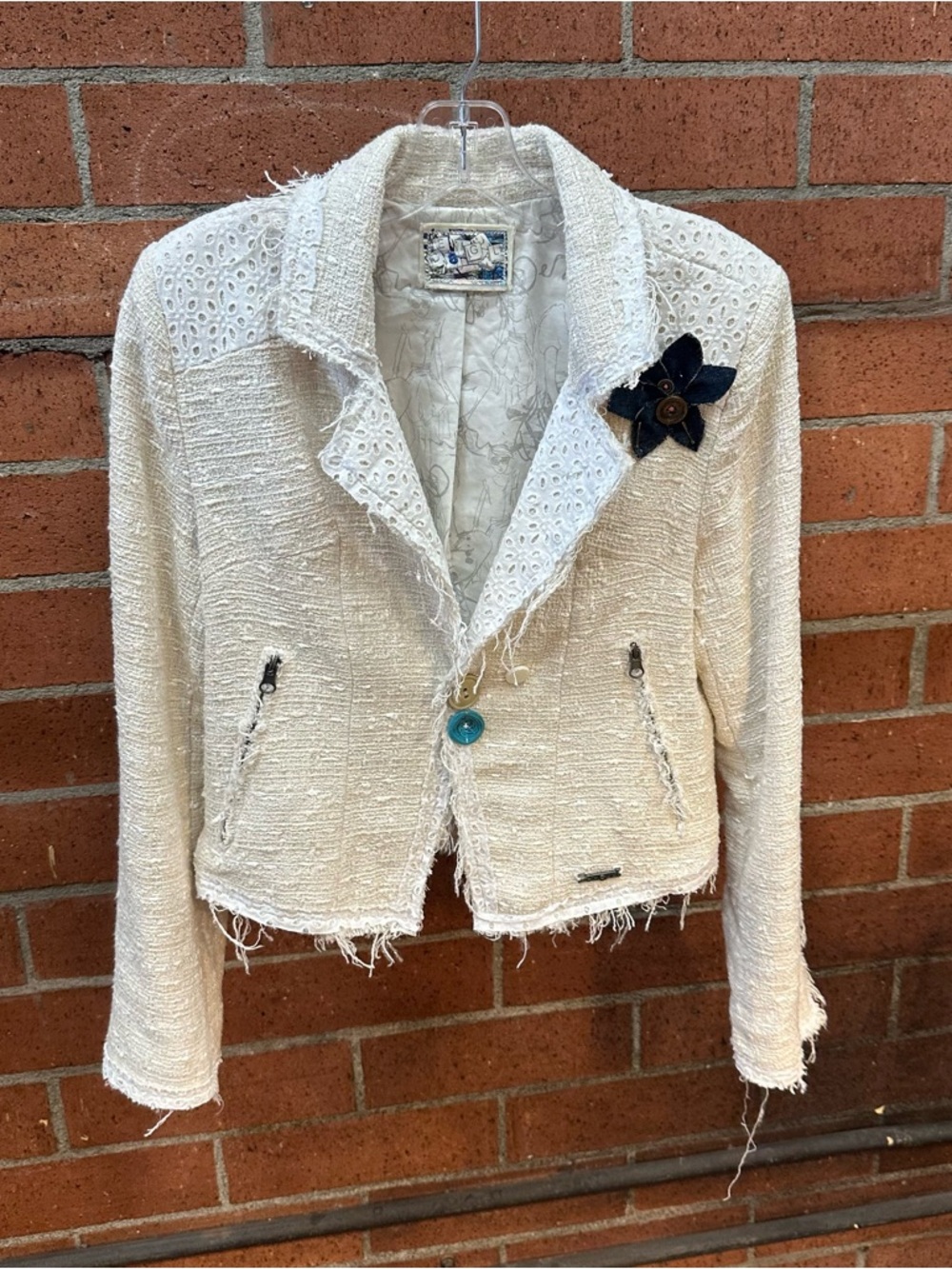 Adorable Desigual Blazer with immaculate details